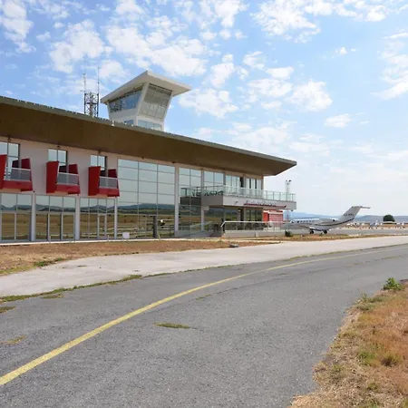 летище 酒店 Ormanliya