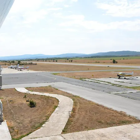 летище 酒店 Ormanliya